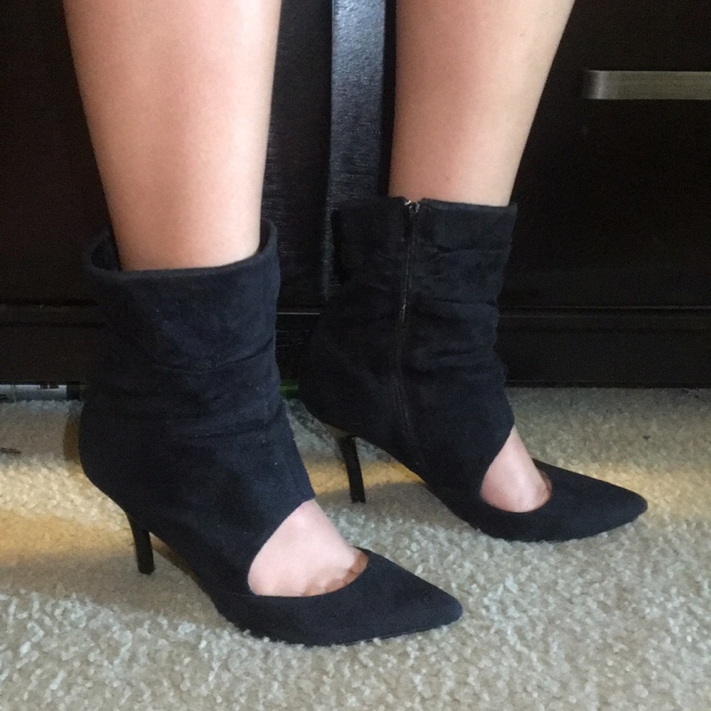 Black sock heel